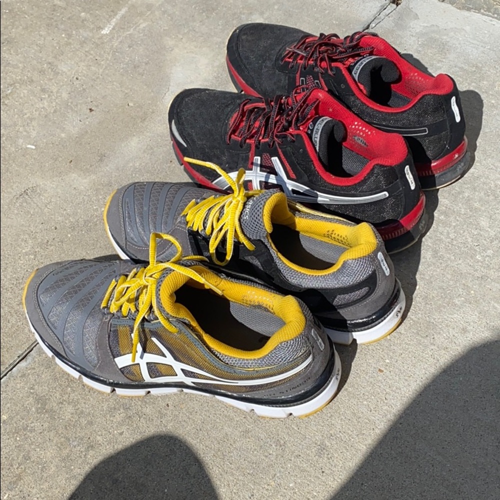 Tennis shoes